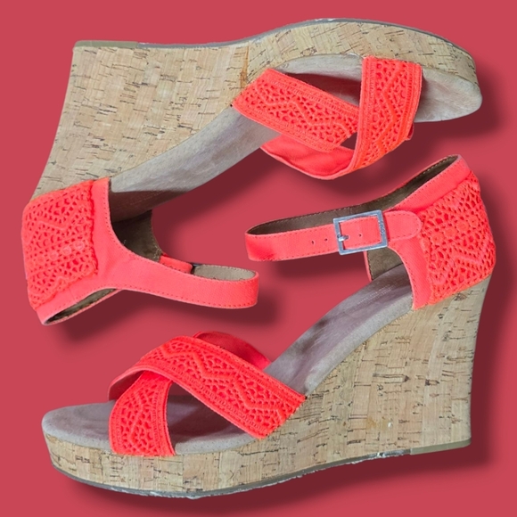 TOMS | NEON CROCHETED CROSS STRAP CORK WEDGE SANDALS - Picture 2 of 16